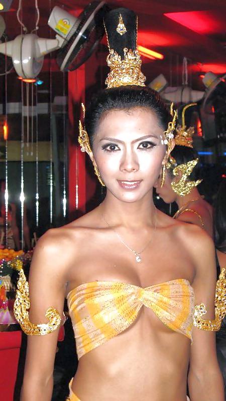 25P Ladyboy Nut from Pattaya