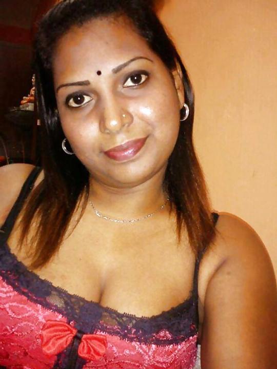 7P Malaysia Hot Aunty