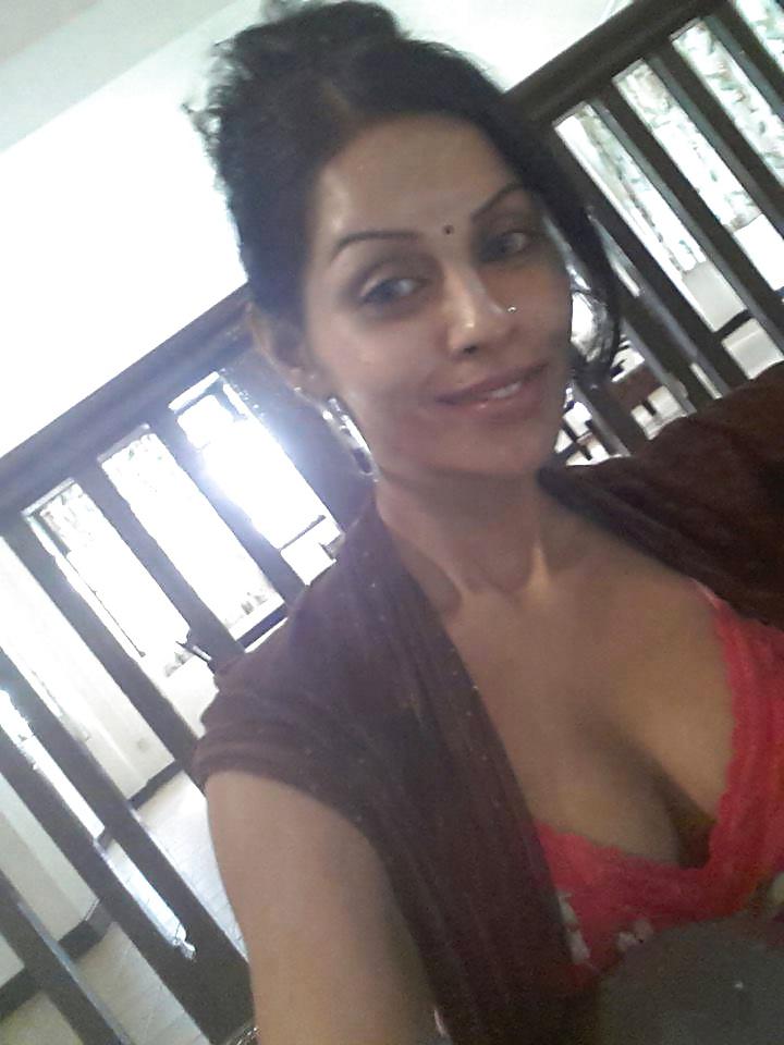 7P Malaysia Hot Aunty