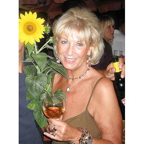 18P Mature Blond Lady 1