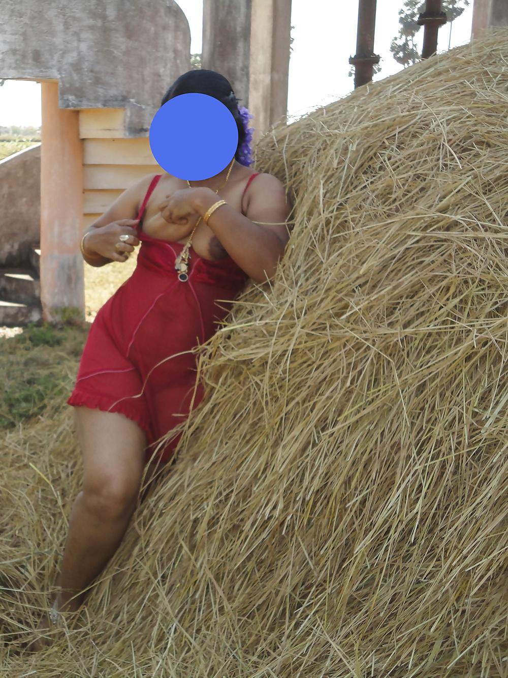 11P Outdoor busty tamil aunty