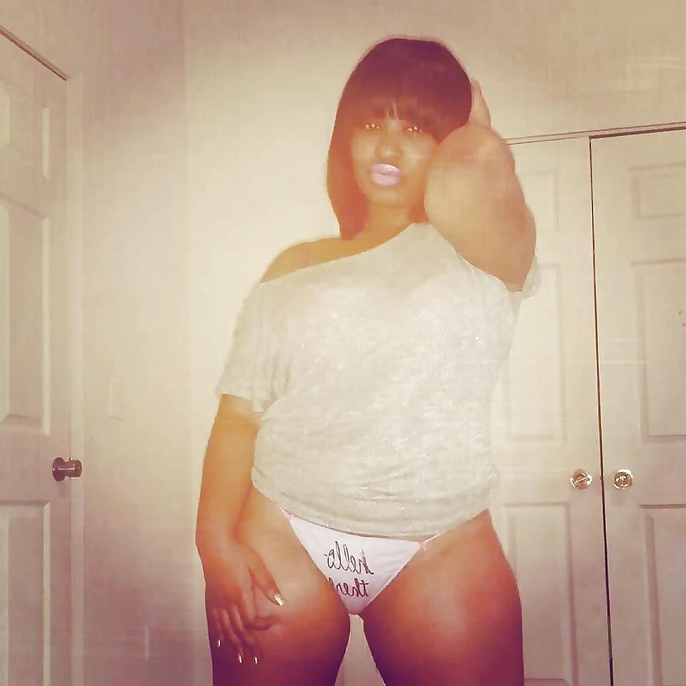 25P Panty Puff & PumPum Prints - Non Nude