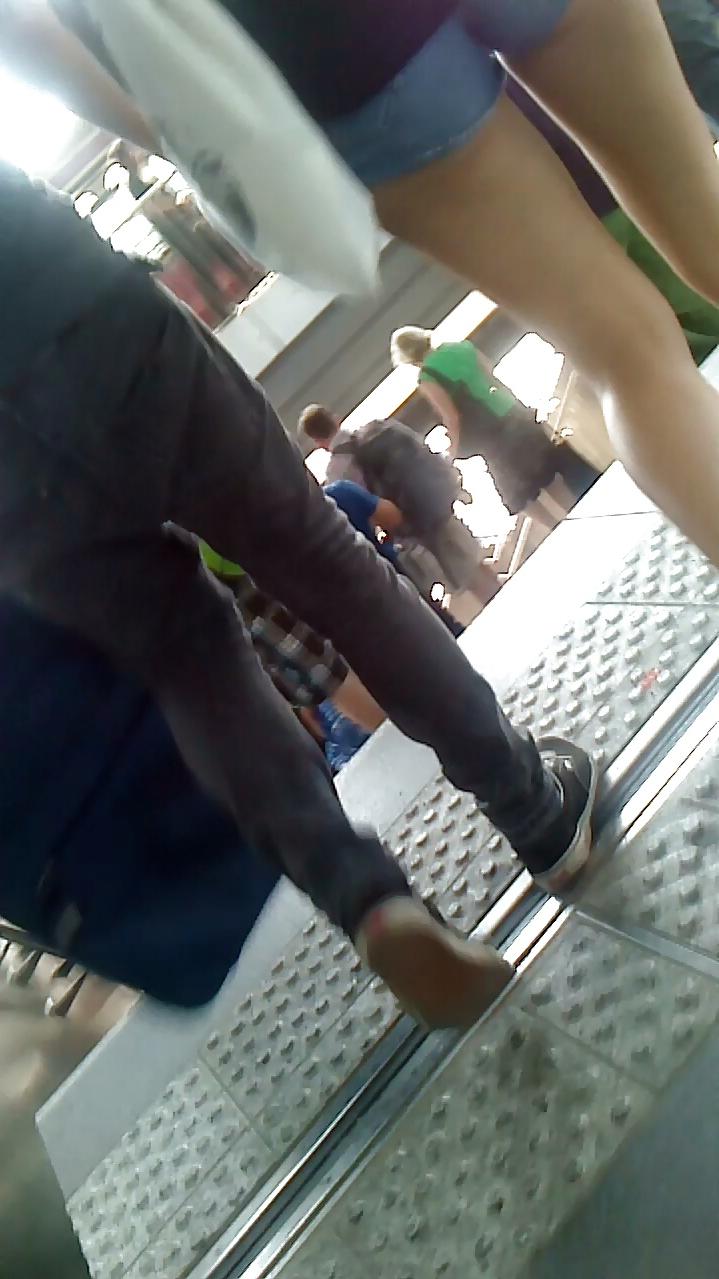 7P HotPantsAss Voyeur