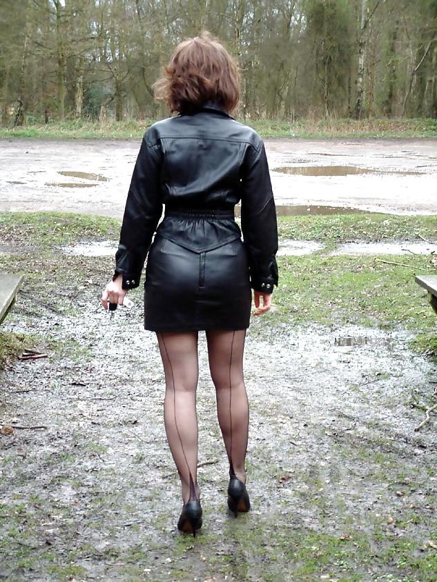 23P Hotlegs-lady stephanie 23