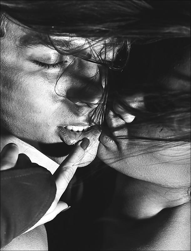 10P Black and White  Erotica 