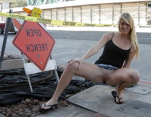 23P Hot upskirt no panties