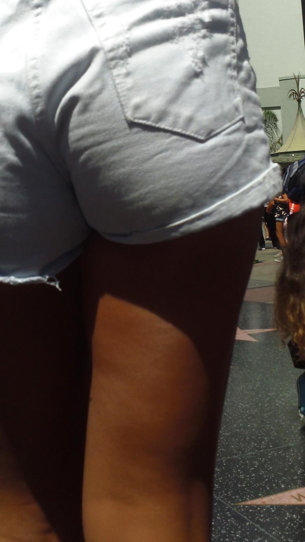 25P Popular teen girls ass & butt in jeans Part 5