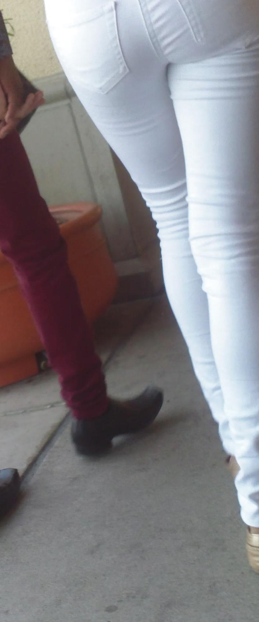 25P Popular teen girls ass & butt in jeans Part 5