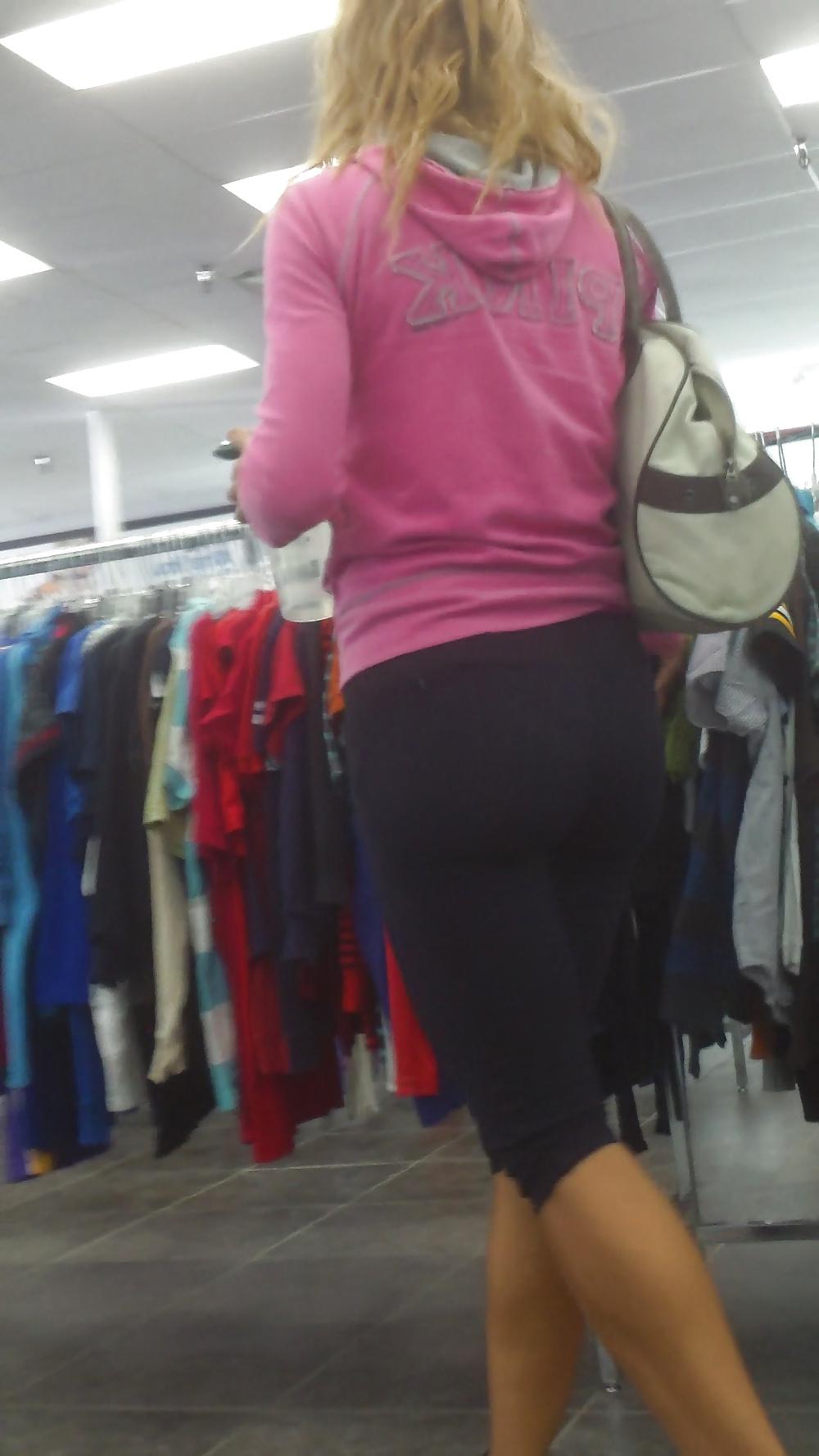 25P Popular teen girls ass & butt in jeans Part 5
