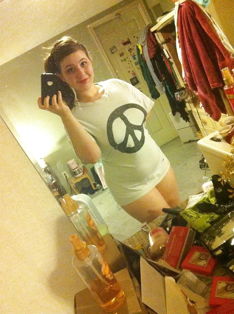 25P Chubby teen works what she got