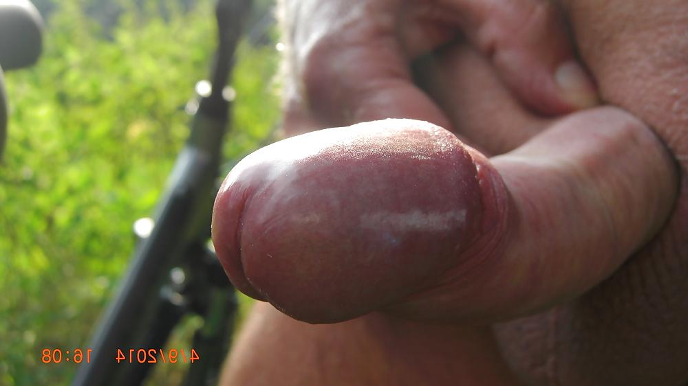 14P Nog wat foto's van mijn pik,  some new pics of my cock.