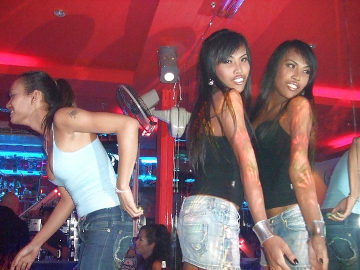25P Pattaya Ladyboy Lek