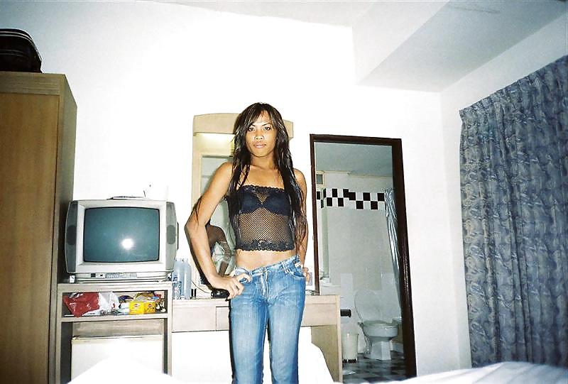 25P Pattaya Ladyboy Lek