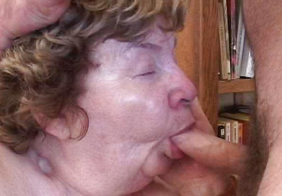 25P Granny gives blowjob