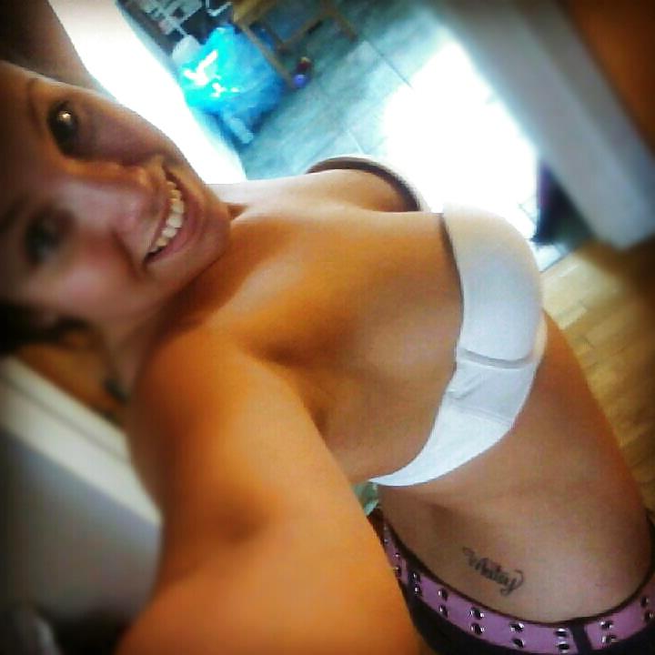 25P Random non nude babes