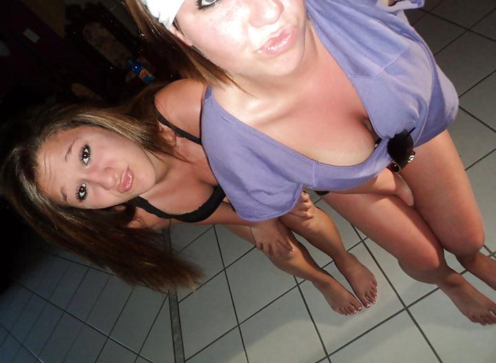 25P Random non nude babes
