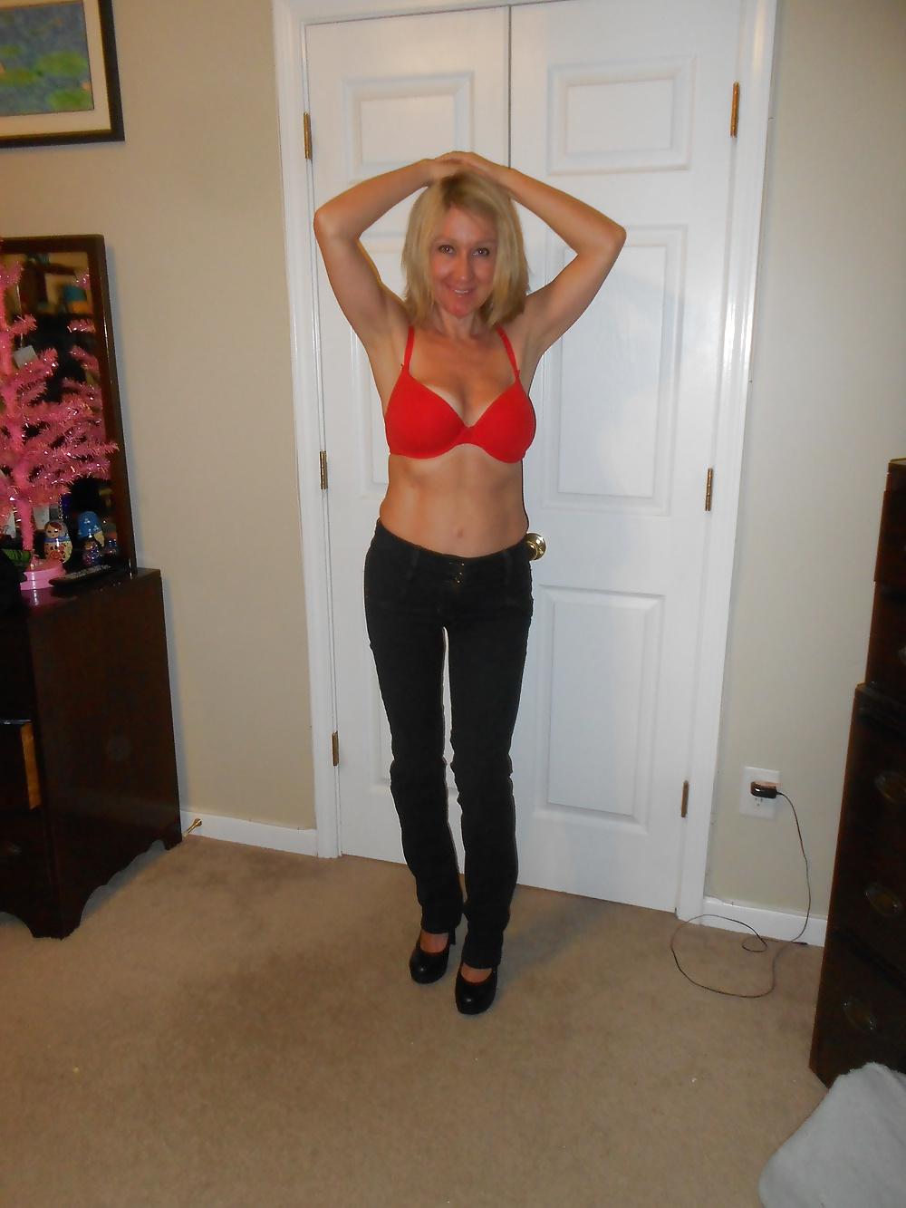 25P Hot older lady