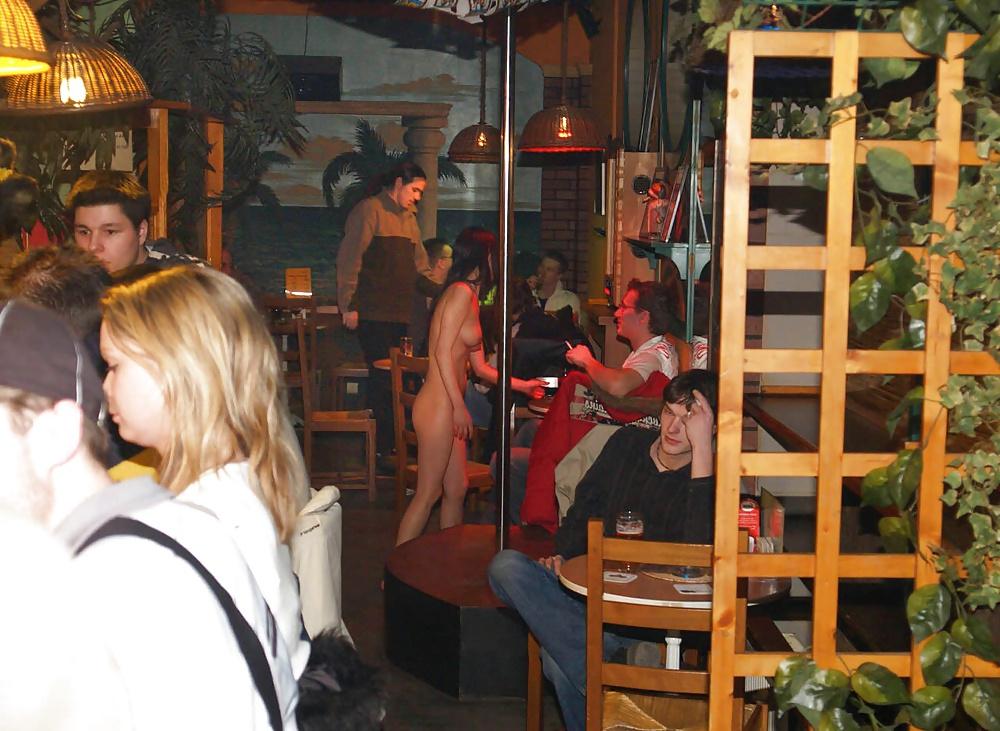 25P Nude Agy bartender