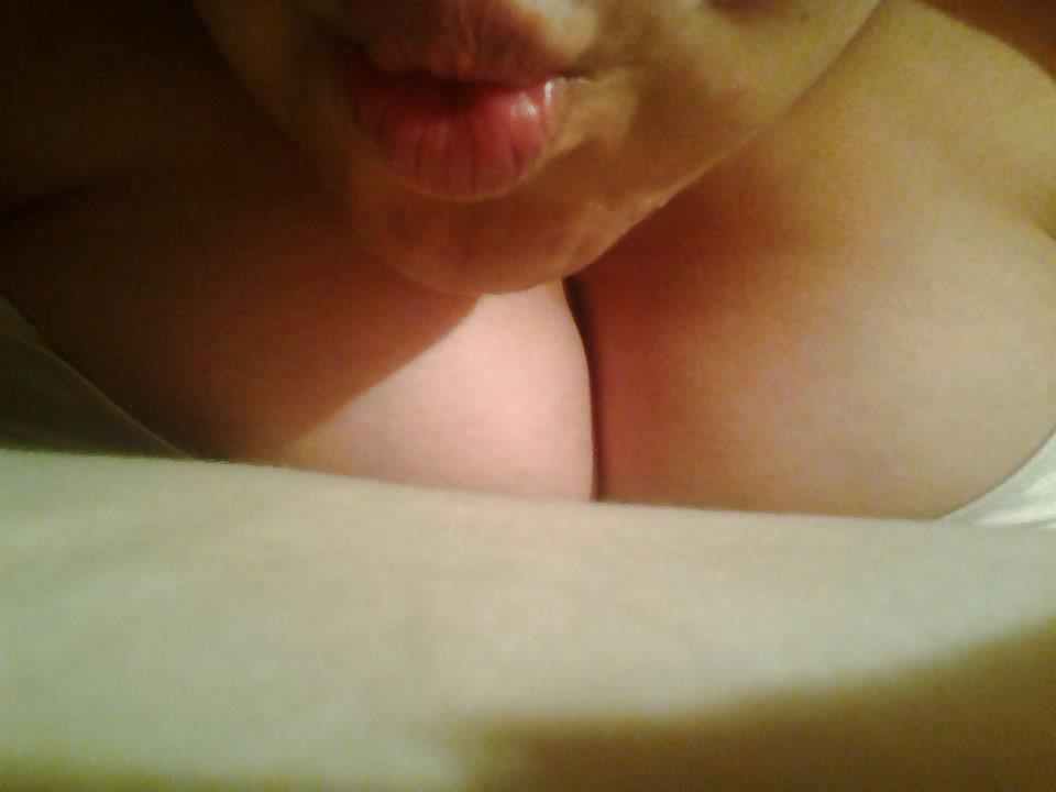 25P Yanitza Chilena Tetona Non-Nude