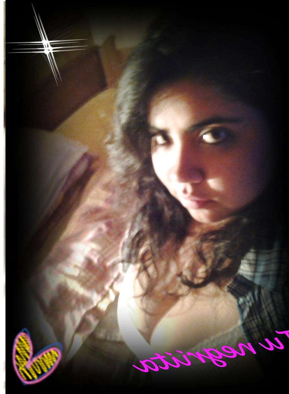 25P Yanitza Chilena Tetona Non-Nude