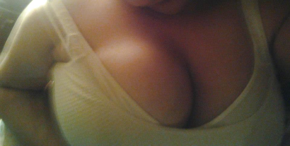 25P Yanitza Chilena Tetona Non-Nude