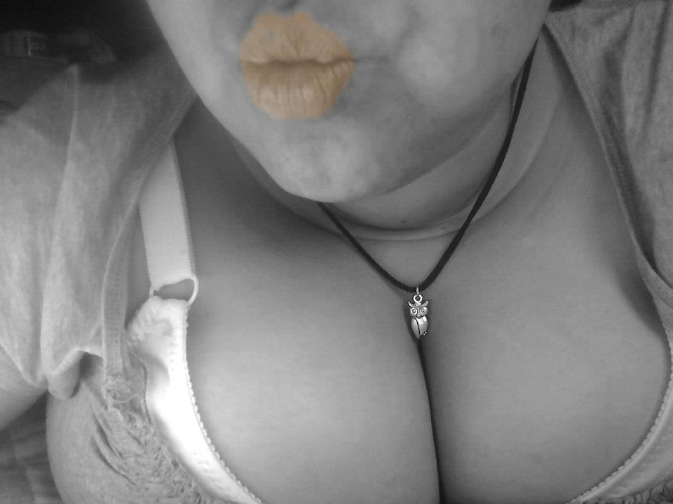 25P Yanitza Chilena Tetona Non-Nude