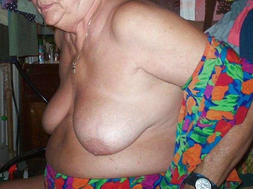 17P Granny hairy pussy
