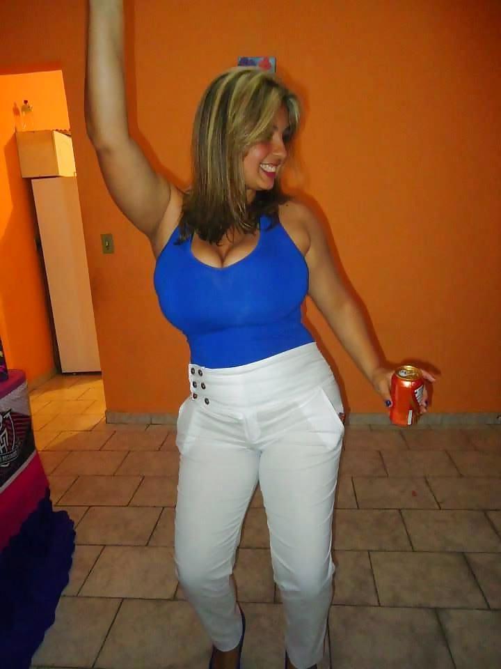 25P Curvy Beauties 77 Clothed Edition