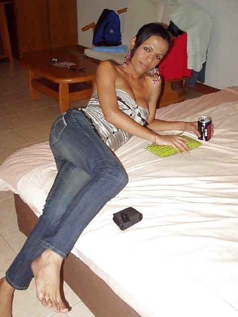 25P Pattaya Ladyboy Gobee