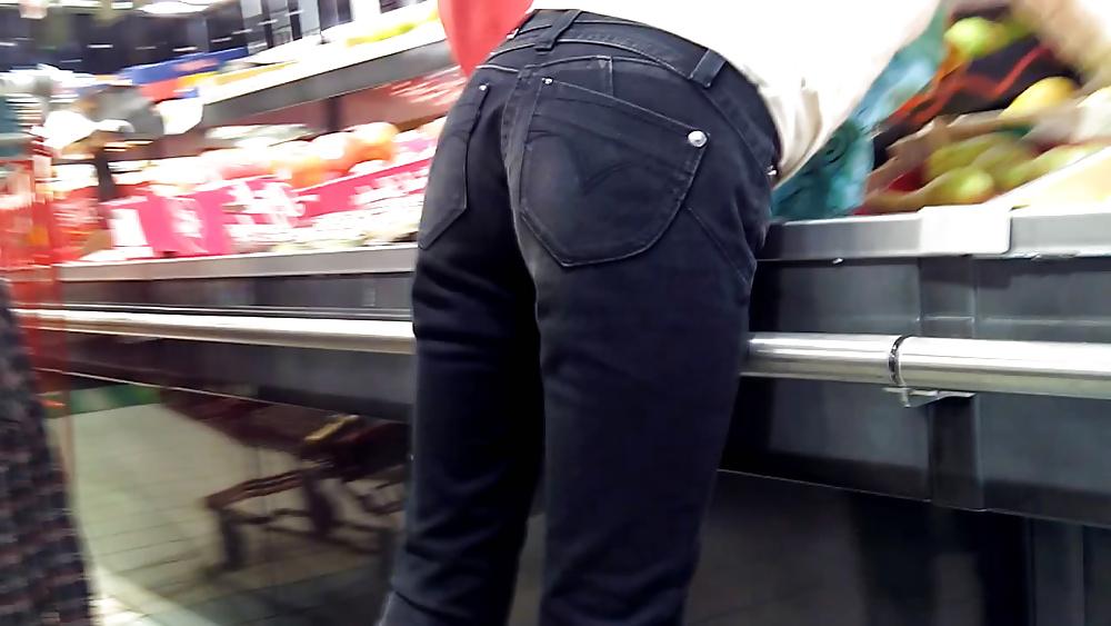 10P Petit cul       skinny butt