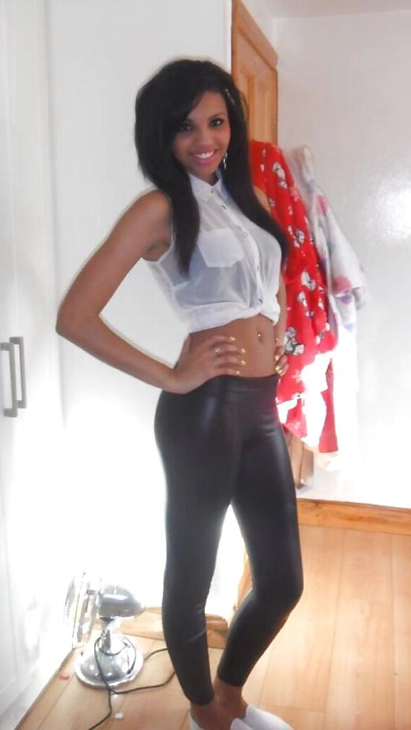 25P Selfie Sluts 2 - non nude