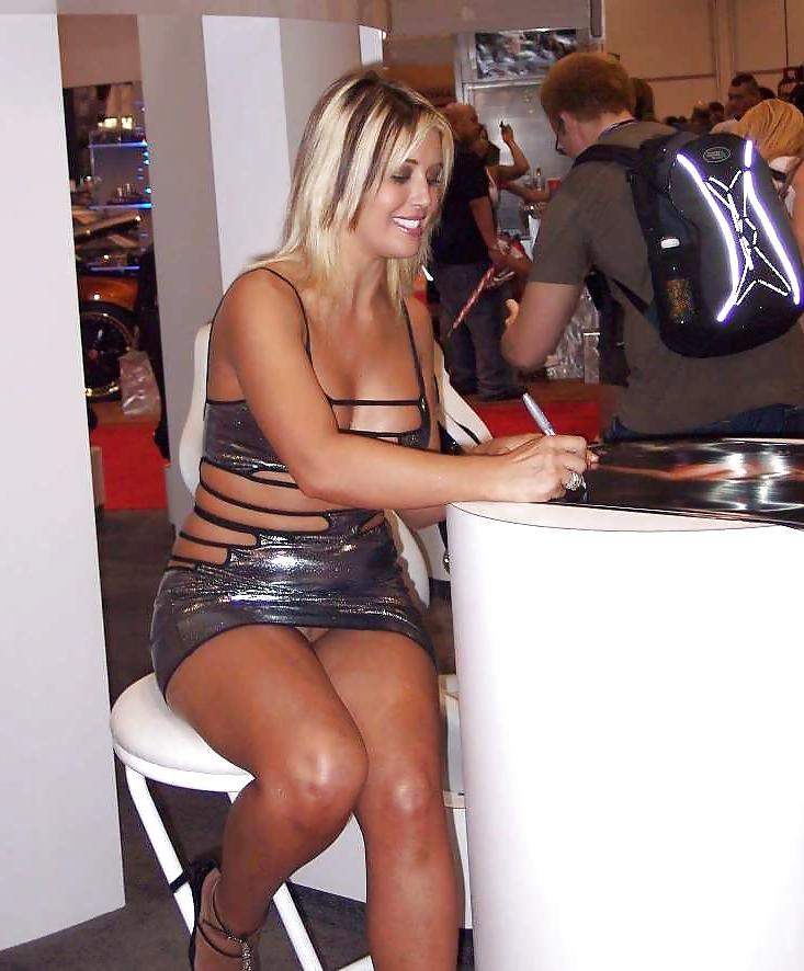 25P Upskirt trip 7