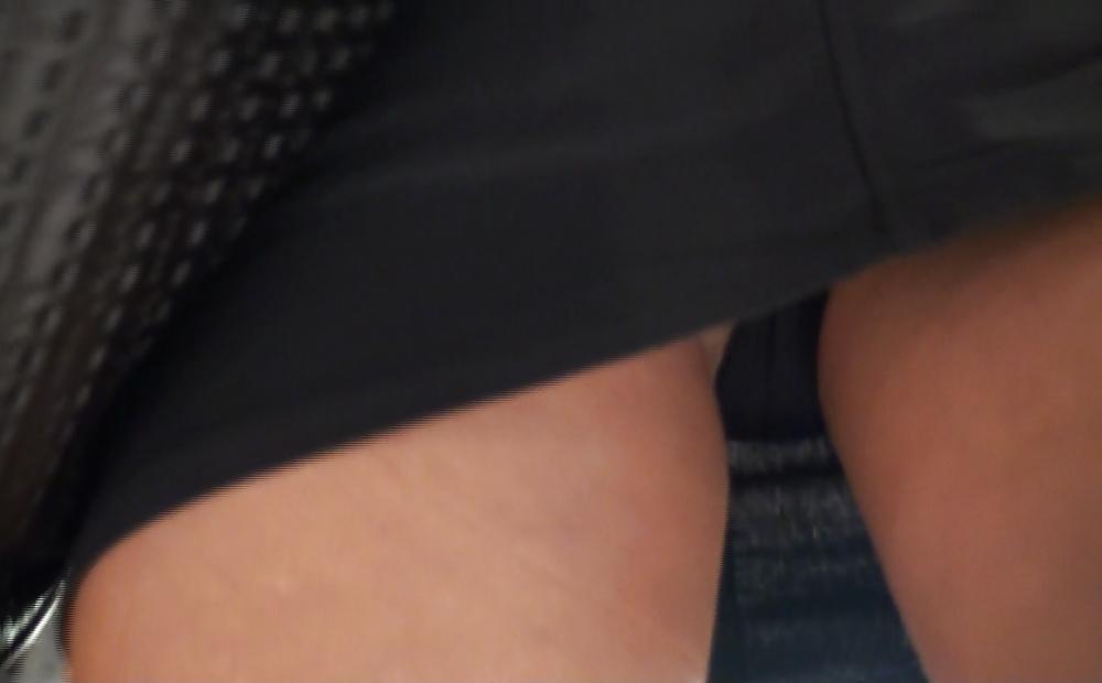 25P Upskirt trip 7