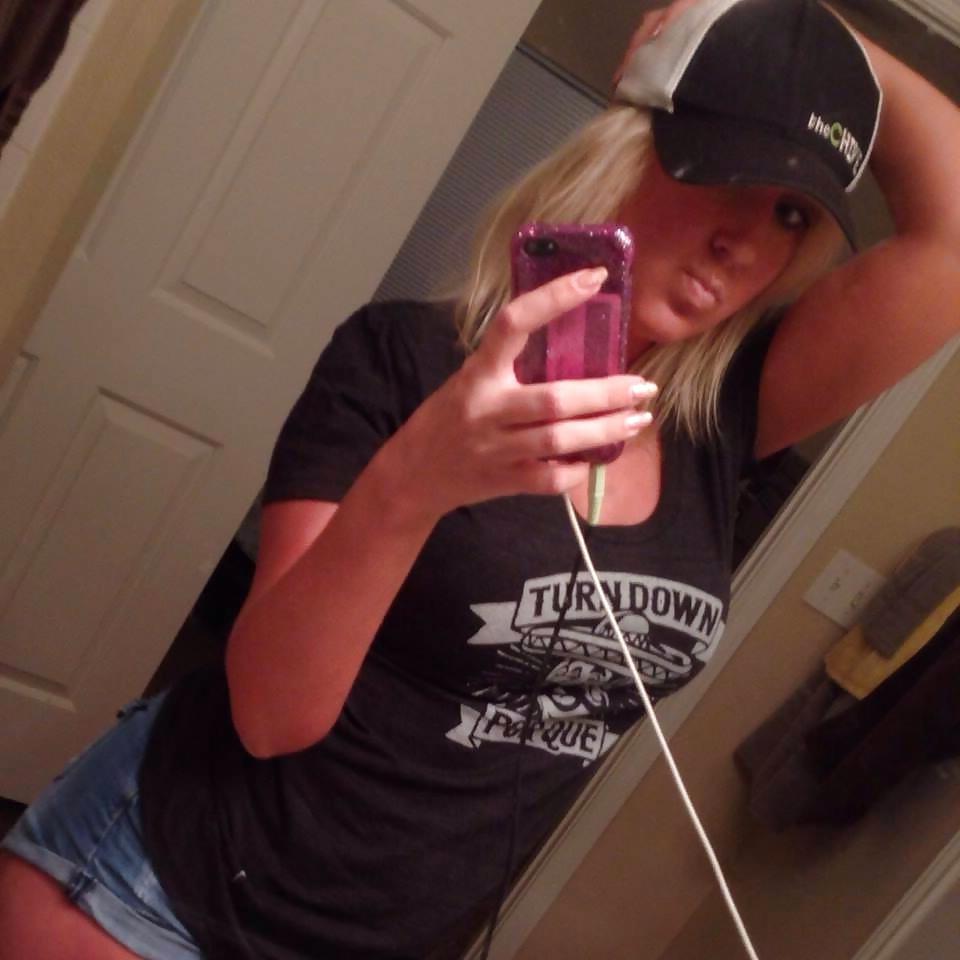 24P Butter face Annie Elizabeth (non-nude)