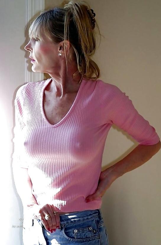 25P Poking nipples (3)