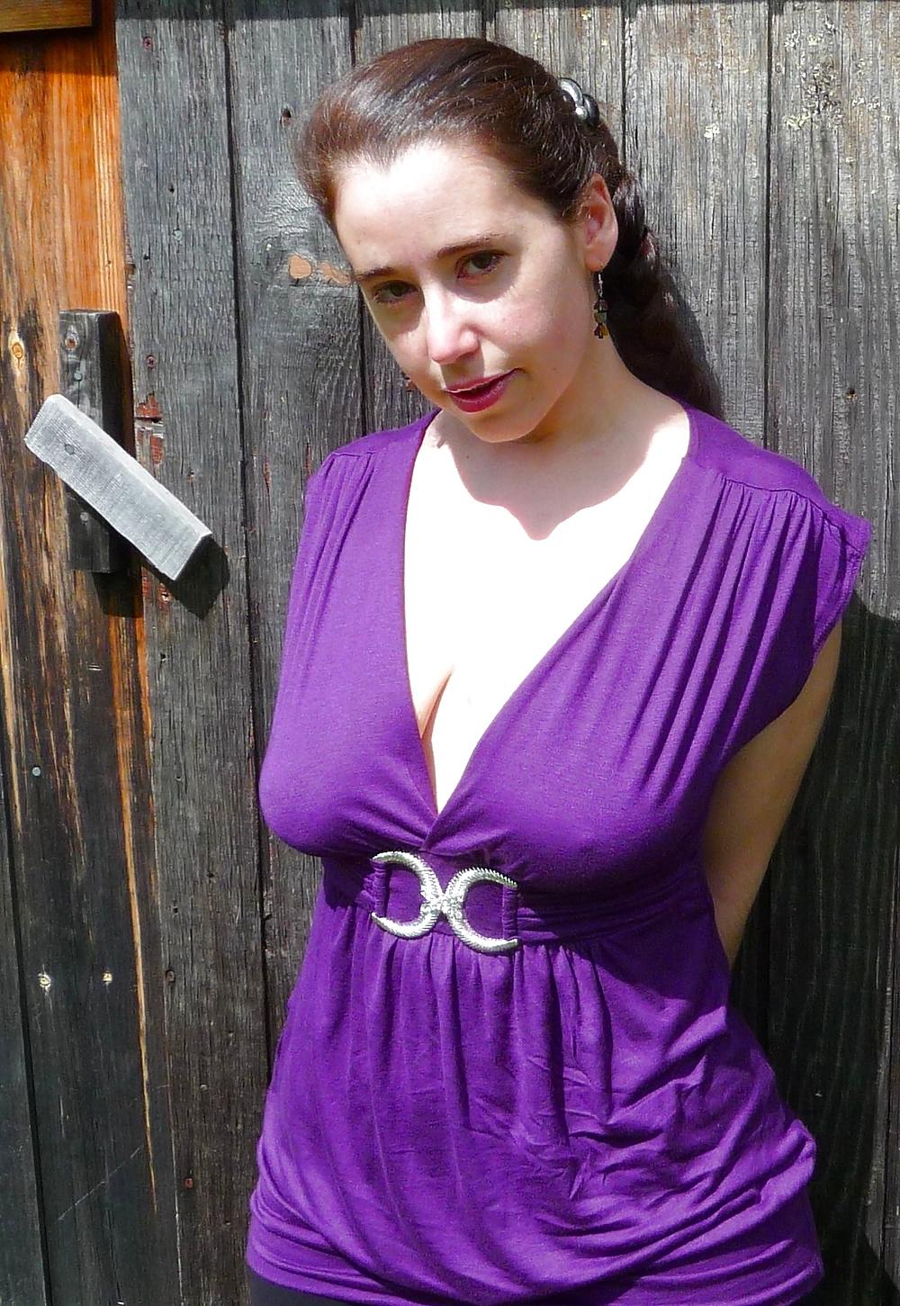 25P Poking nipples (3)