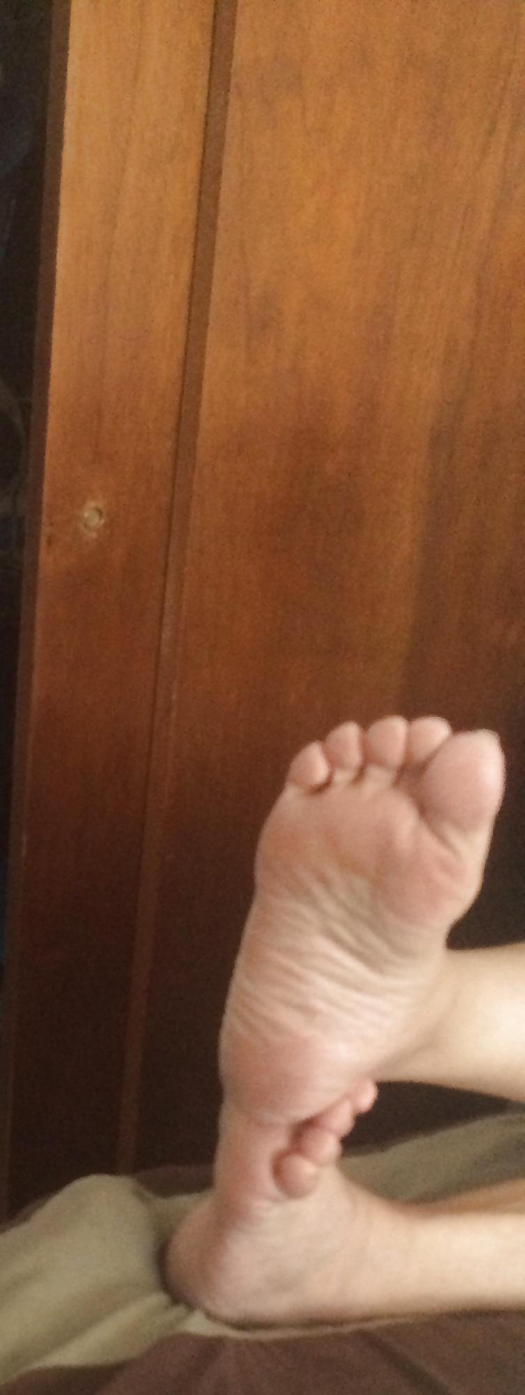4P Asian mature feet and soles (JOM) 
