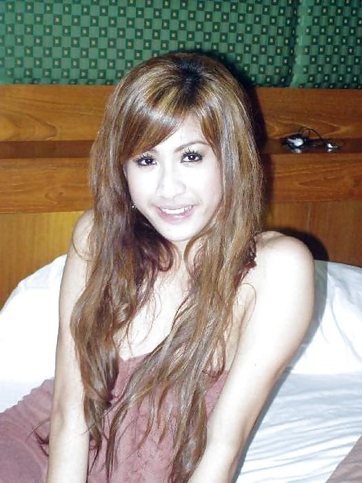 19P Bangkok Ladyboy Bell