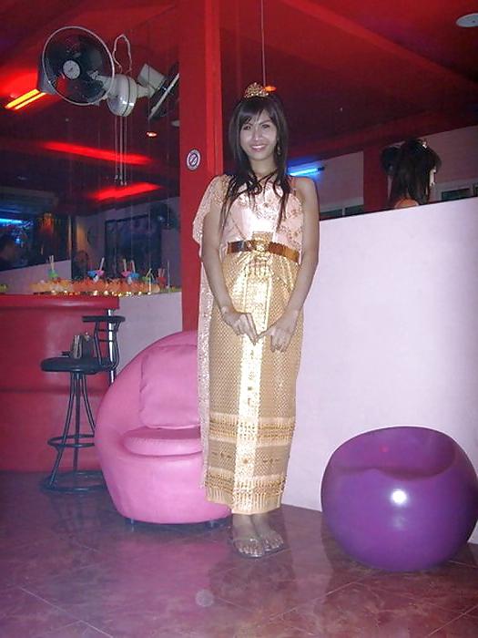 19P Bangkok Ladyboy Bell