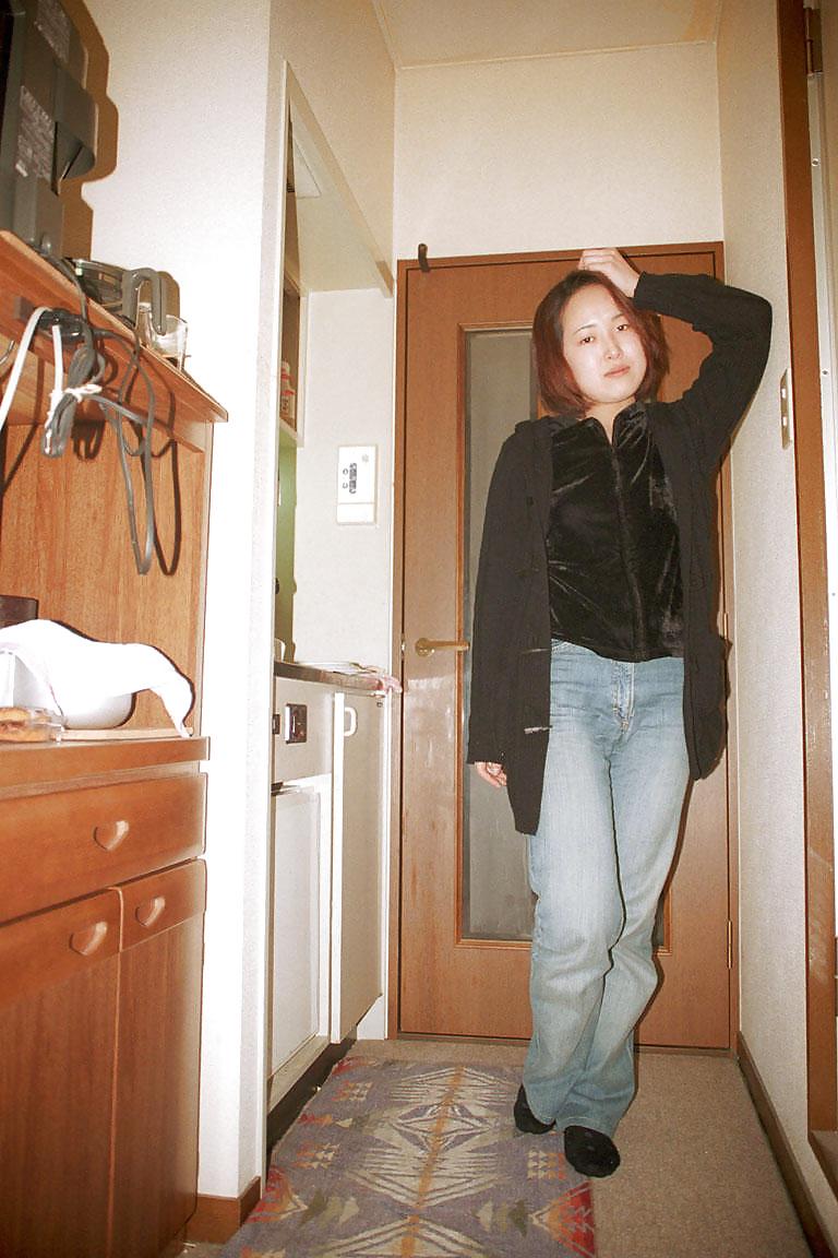 24P KAORU 23 NON-Porn