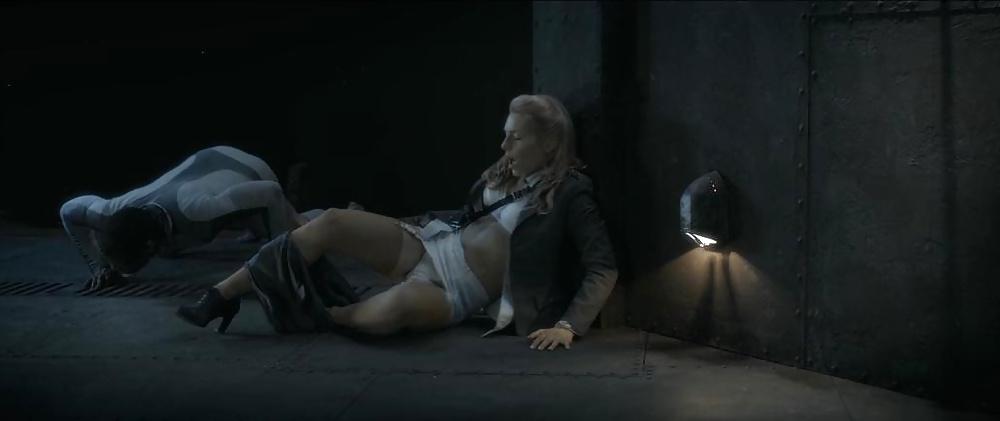 4P White panties movies-Julia Dietze in Iron Sky.