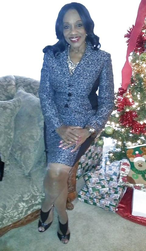 25P Ebony Mature & Divas II