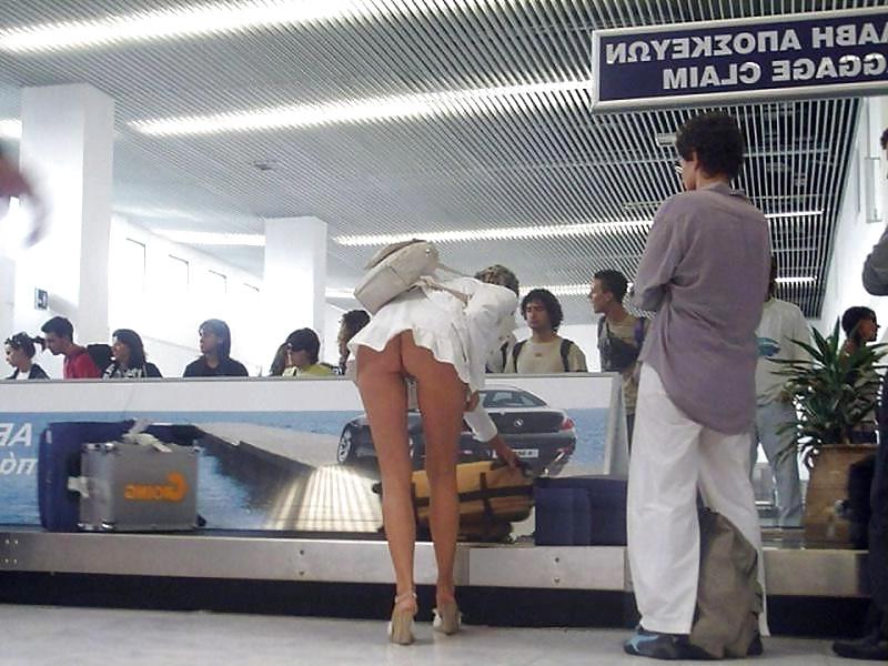 25P UPSKIRT NUDE
