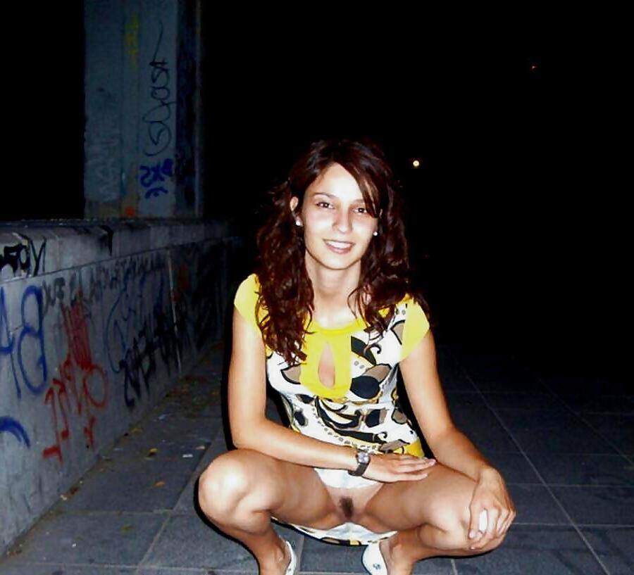 25P UPSKIRT NUDE