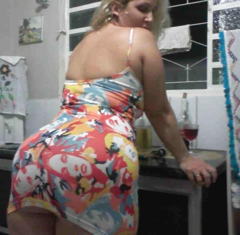 16P BIG BUTT M.I.L.F next DOOR