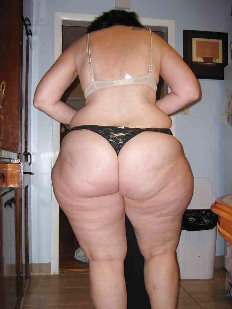 16P BIG BUTT M.I.L.F next DOOR