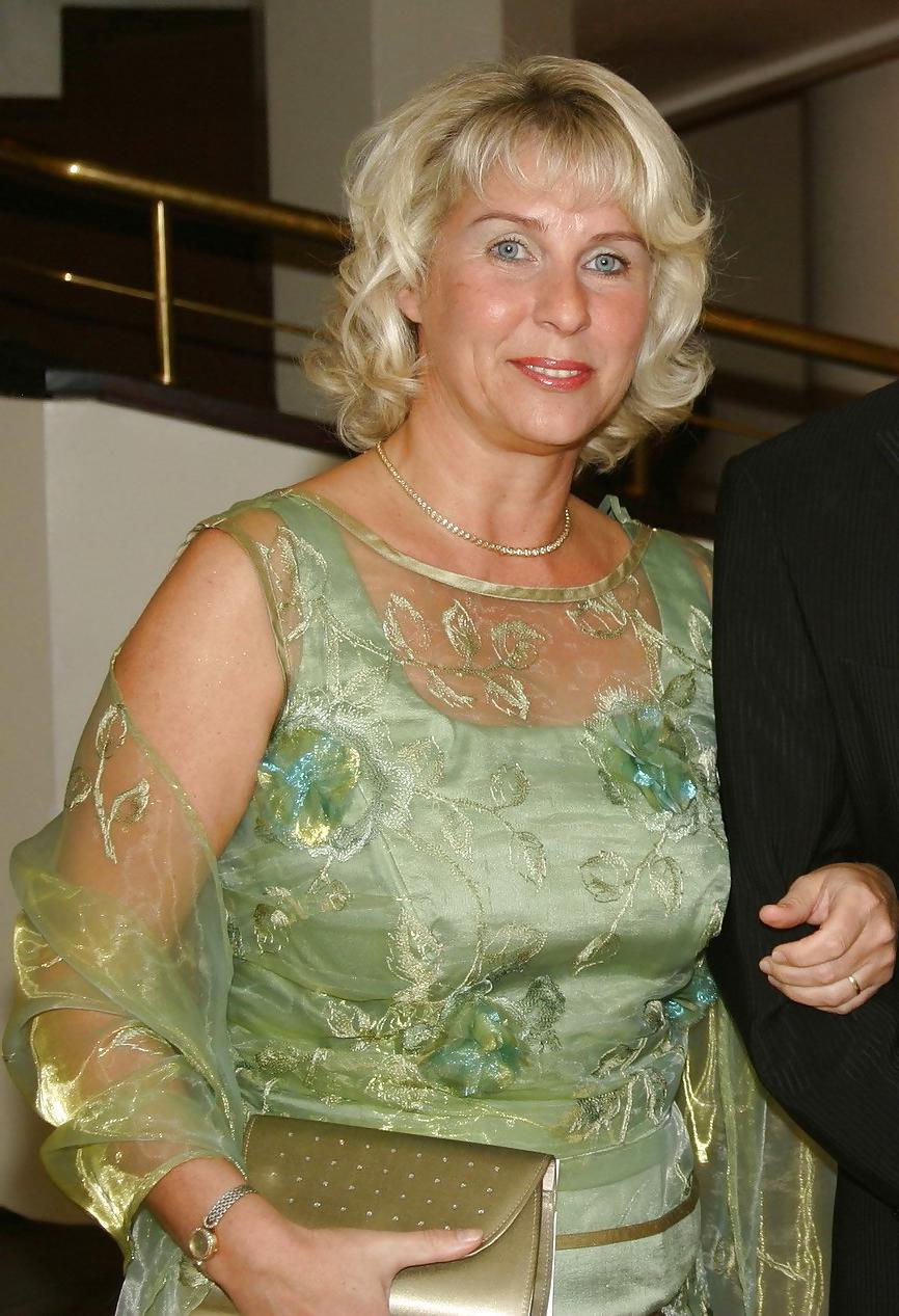 20P Milfs - Dressed And Sexy 6
