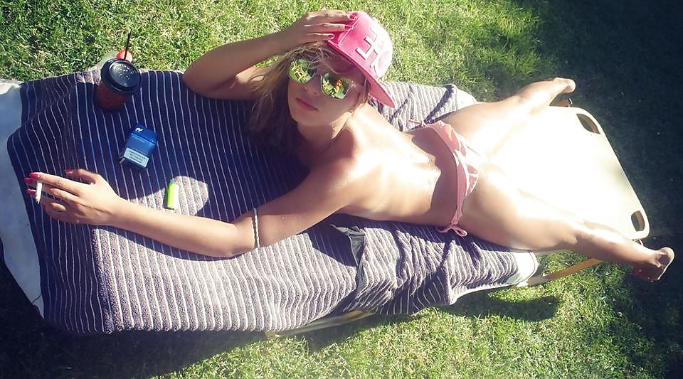12P Matina Karakwsta - Greek Facebook Whore