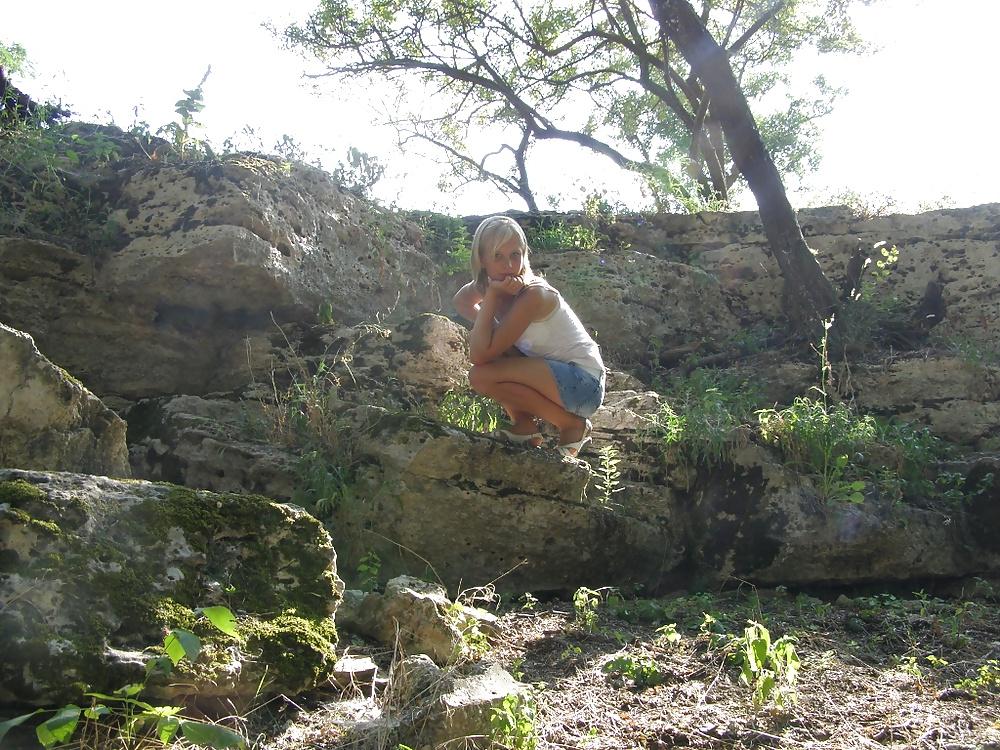 25P I walk in the woods without panties