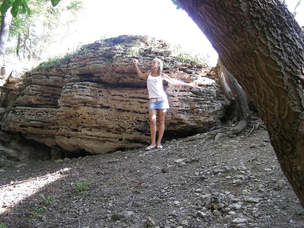 25P I walk in the woods without panties